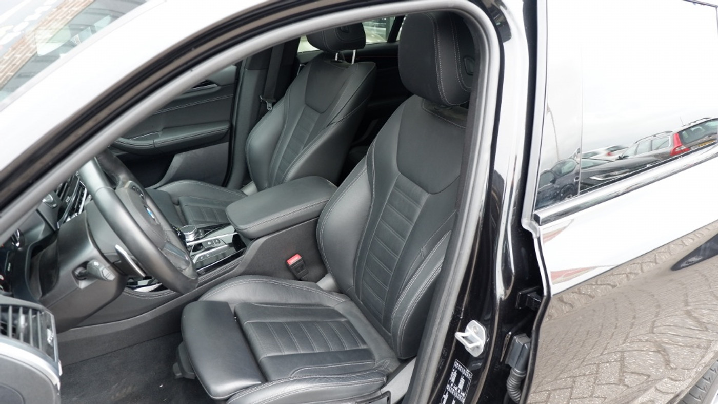 Foto van BMW X4 Xdrive30i