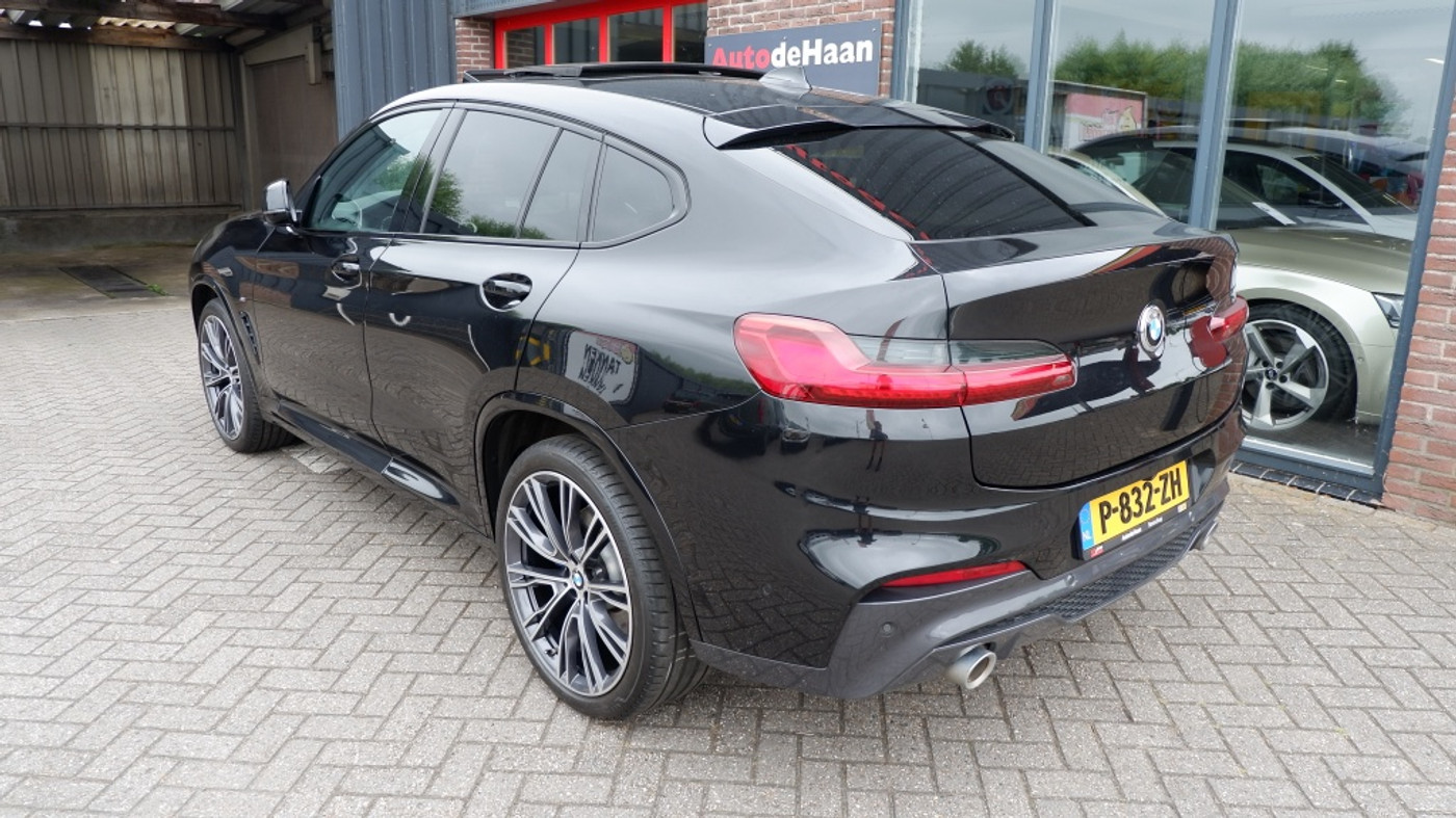Foto van BMW X4 Xdrive30i
