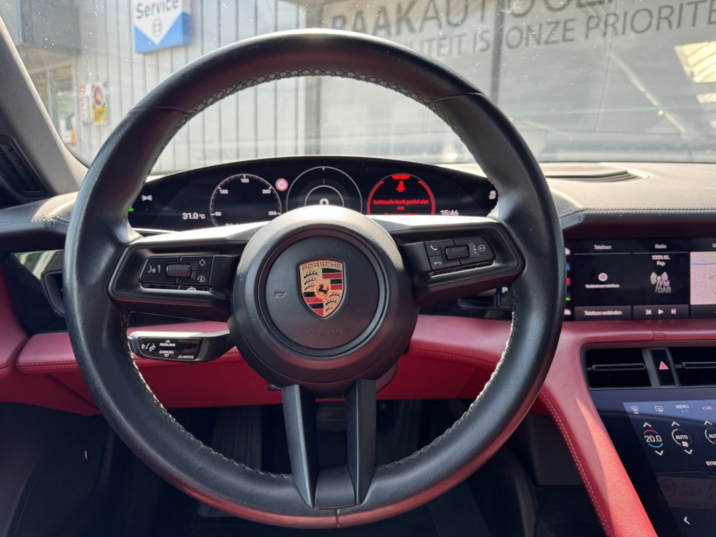 Foto van Porsche Taycan