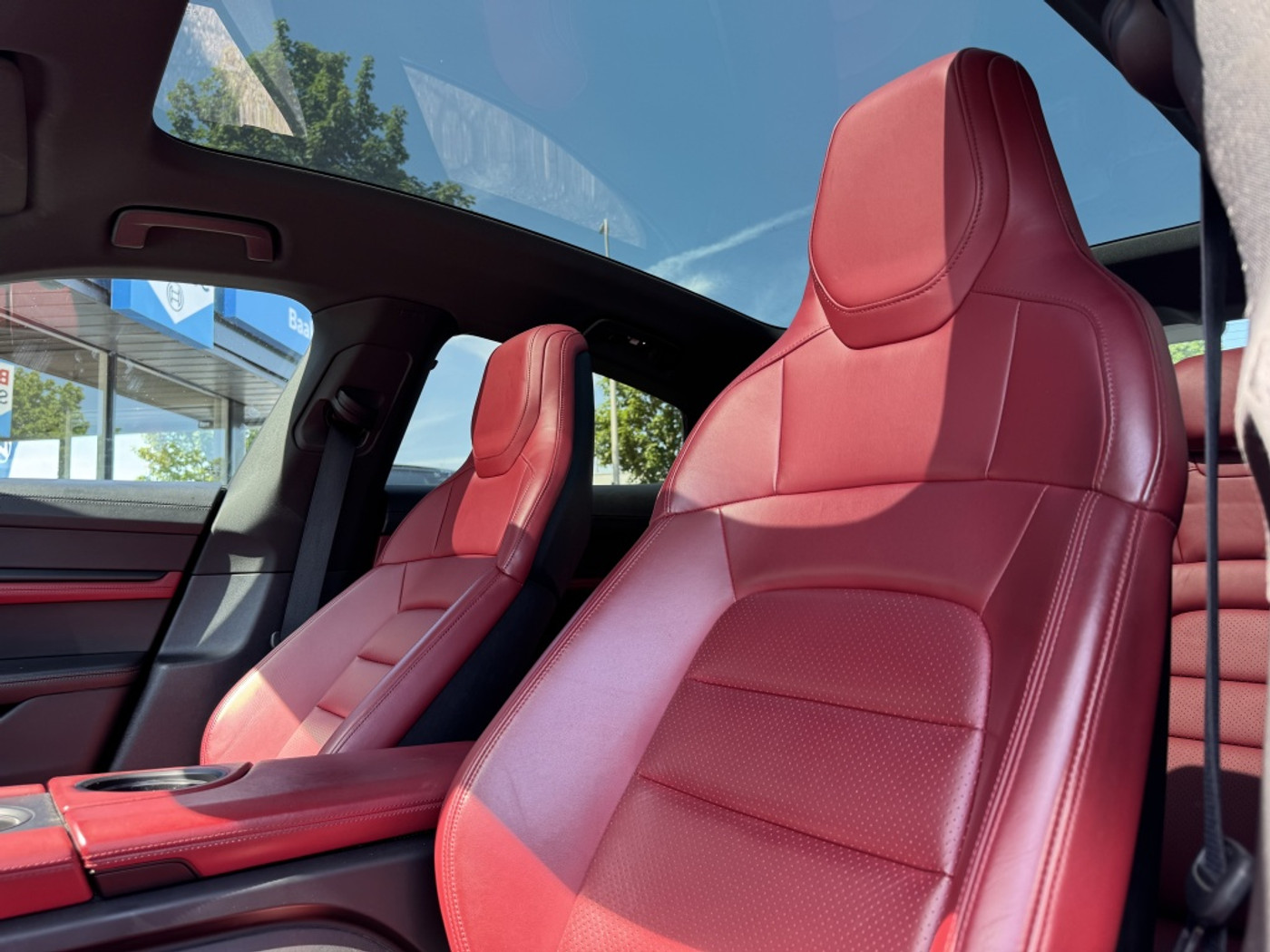 Foto van Porsche Taycan