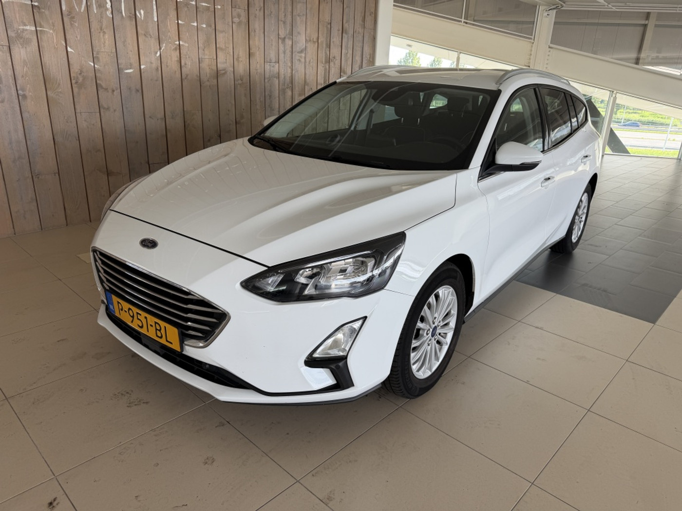 Ford Focus 1.0 EcoBoost Titanium X Business 2022 - voorkant