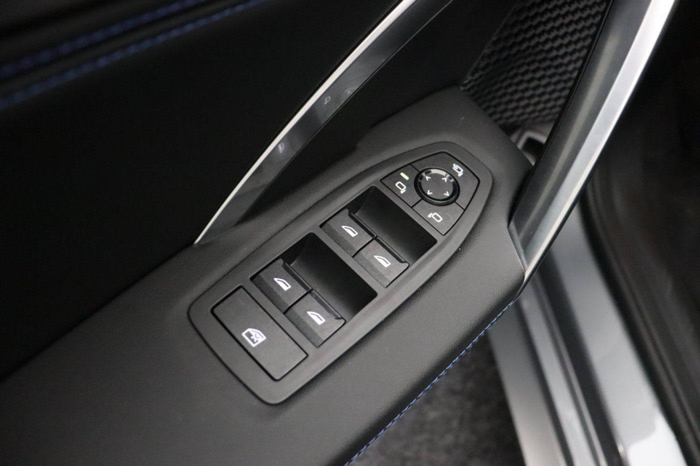 Foto van BMW Ix2 Xdrive30