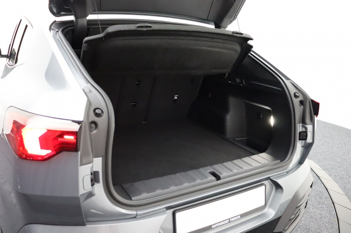 Foto van BMW Ix2 Xdrive30