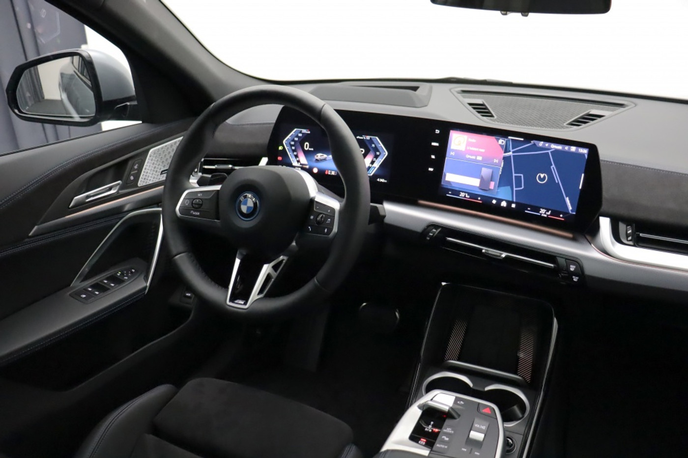 Foto van BMW Ix2 Xdrive30