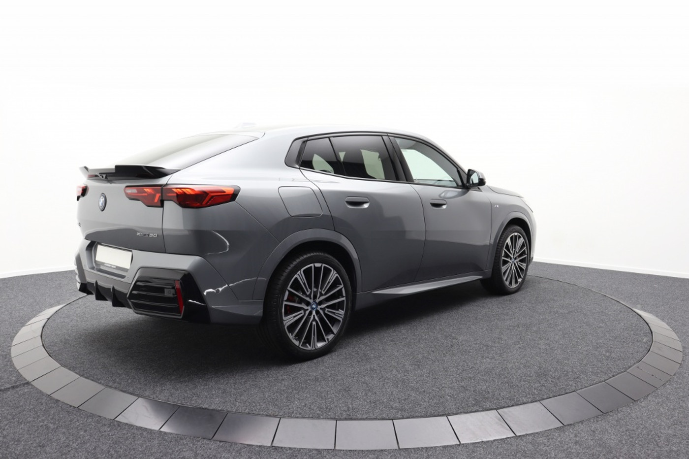 Foto van BMW Ix2 Xdrive30