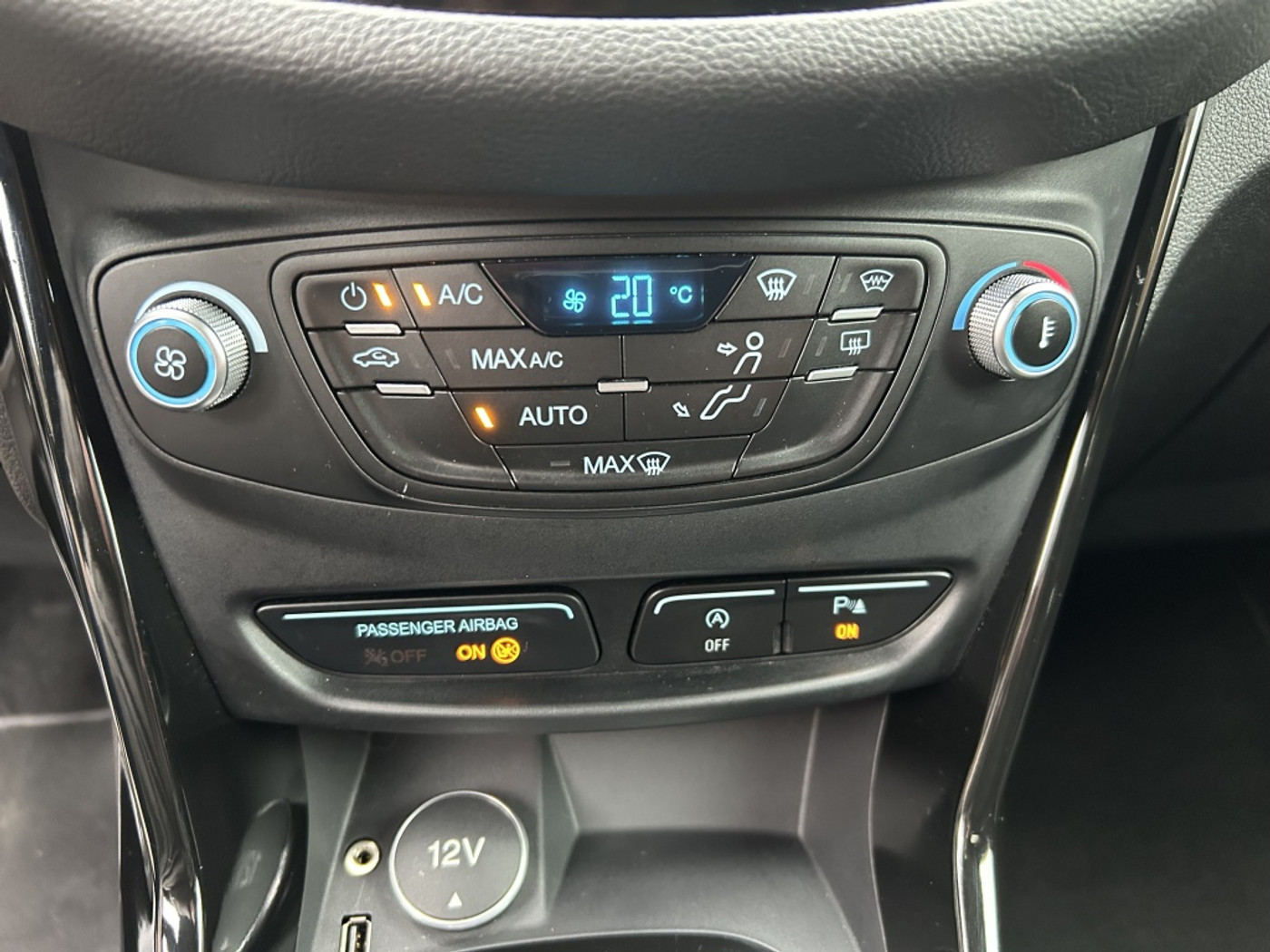 Foto van Ford B-max