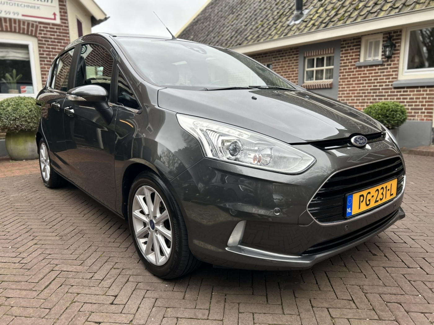 Foto van Ford B-max