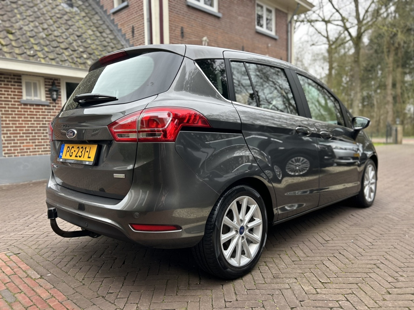 Foto van Ford B-max