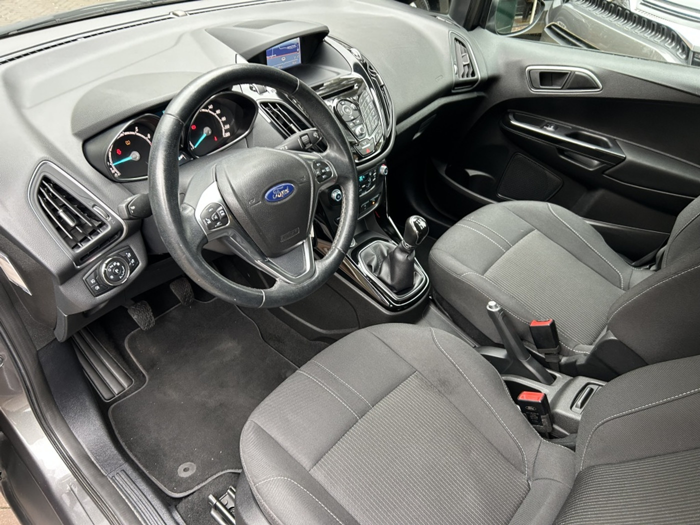 Foto van Ford B-max