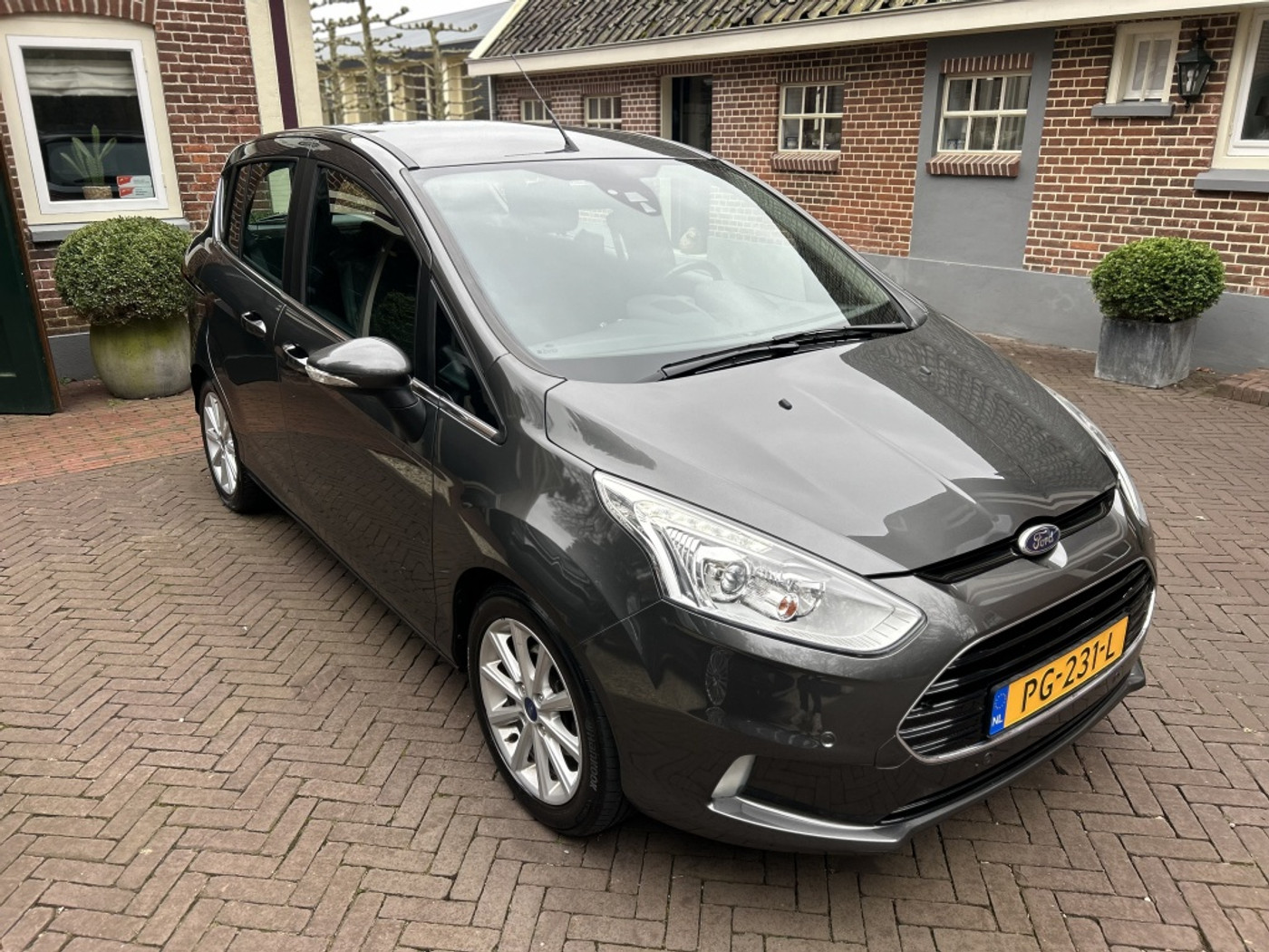 Foto van Ford B-max