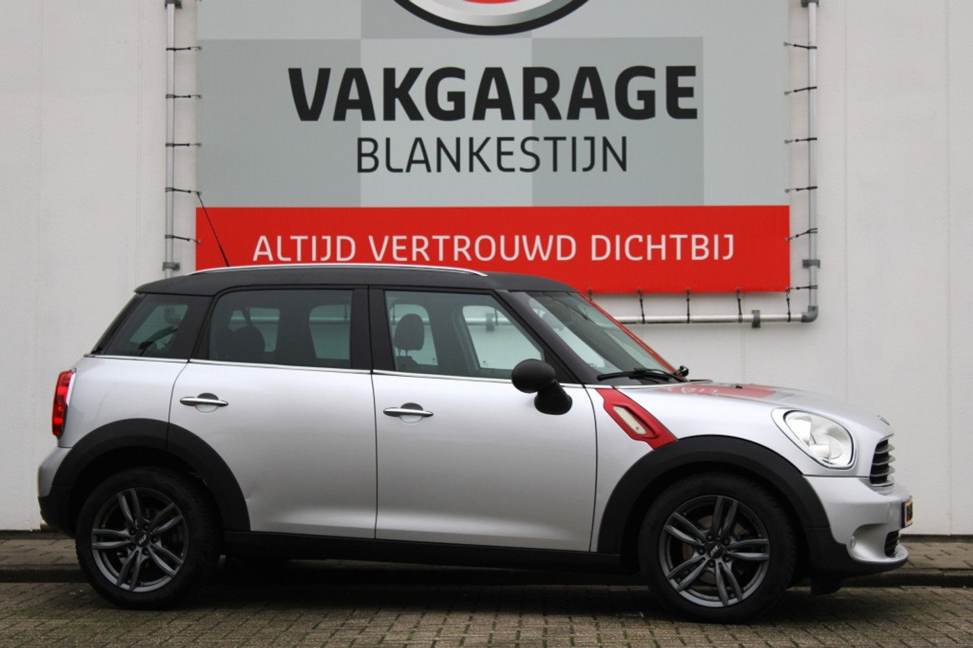 Mini One Countryman 1.6 One - ter bemiddeling 2011 - voorkant