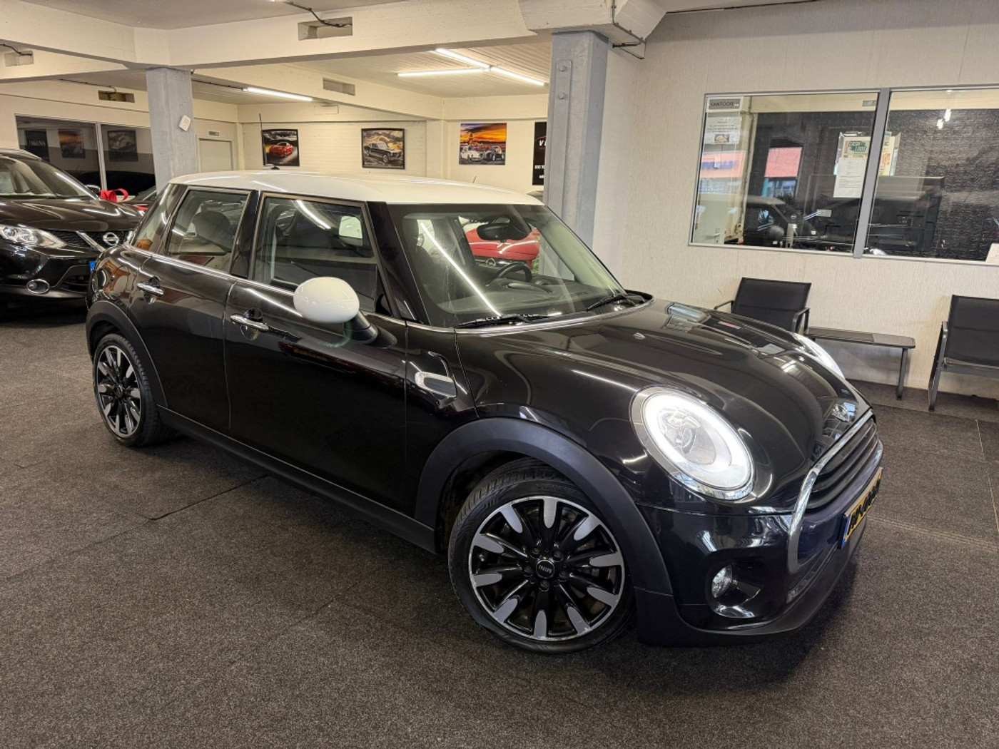 Mini Cooper 1.5 Cooper Chili *Automaat*5drs*Leder*136pk 2016 - voorkant