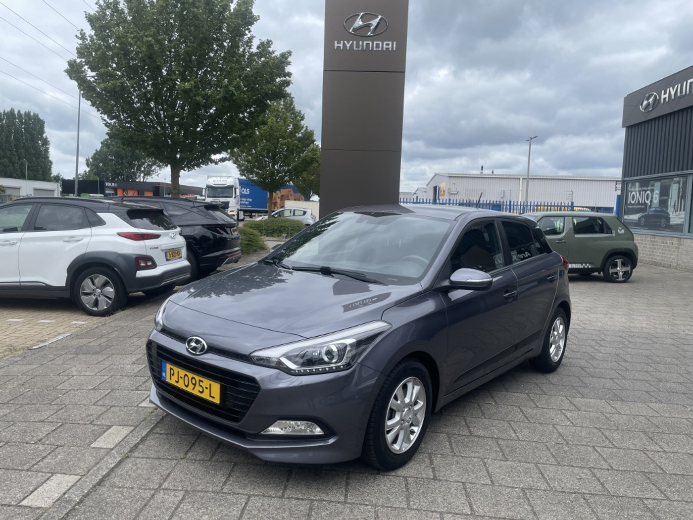 Hyundai I20 1.0 T-GDI Black Ed.*RIJKLAARPRIJS* 2017 - voorkant