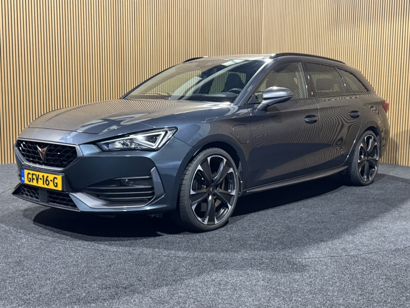 Cupra Cupra Leon SP E-hybrid180 1.4 e-Hybrid VZ Business | Pano | Stoel/stuurverwarming | Ad. cruise | Keyless | 2022 - voorkant