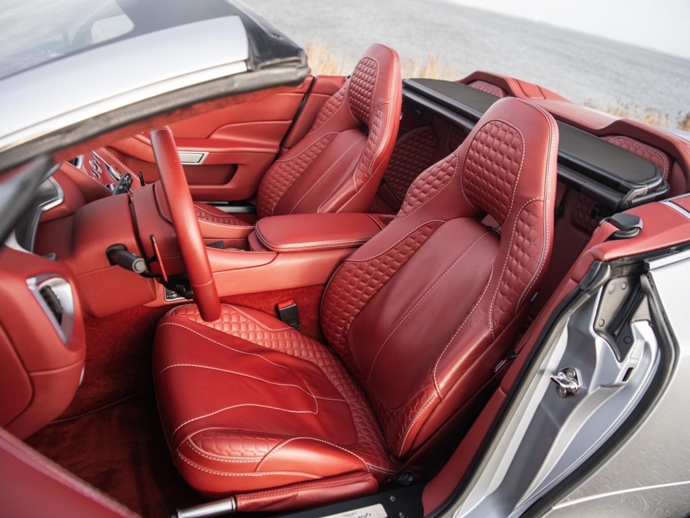 Foto van Aston Martin Vanquish Volante