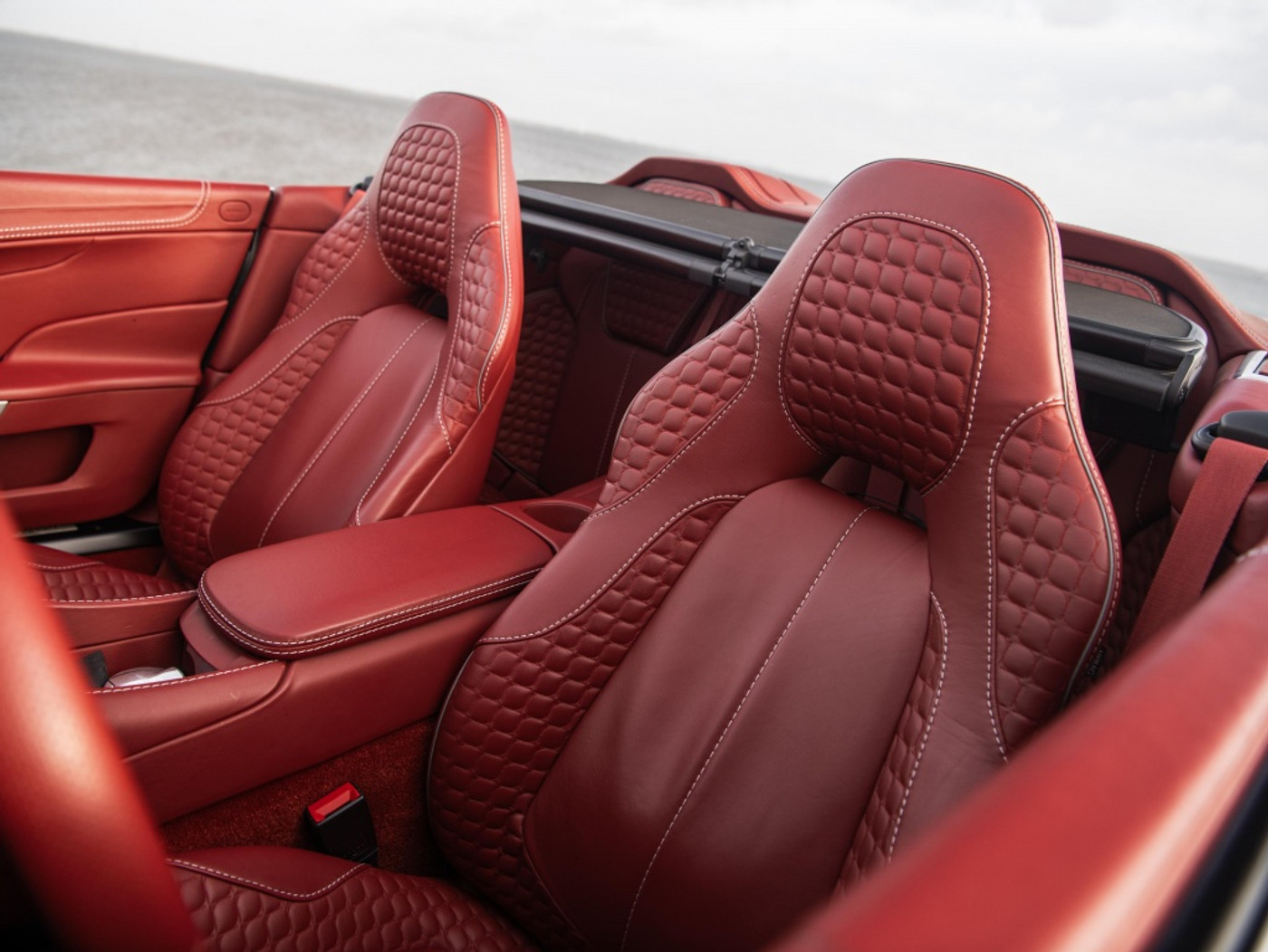 Foto van Aston Martin Vanquish Volante