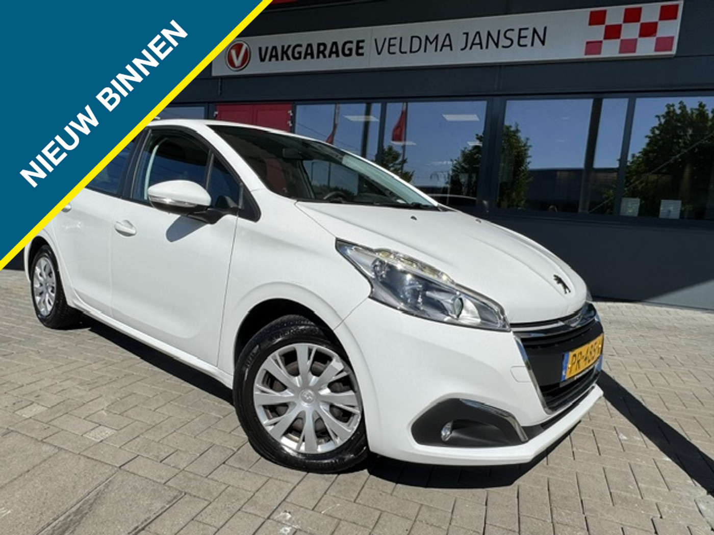 Peugeot 208 1.2 PT BLUE LION 5-DRS. + APPLE CARPLAY/CRUISE/AIRCO/PDC 2017 - voorkant