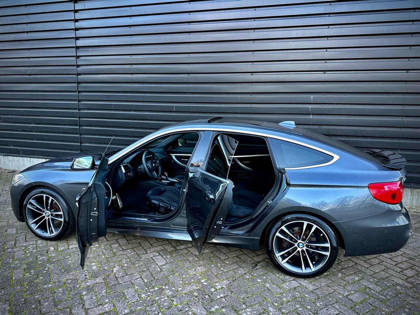 Foto van BMW 320i