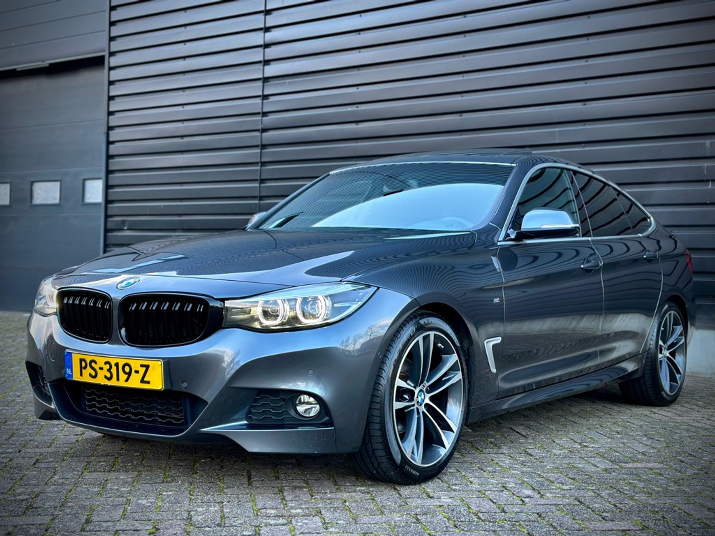 Foto van BMW 320i