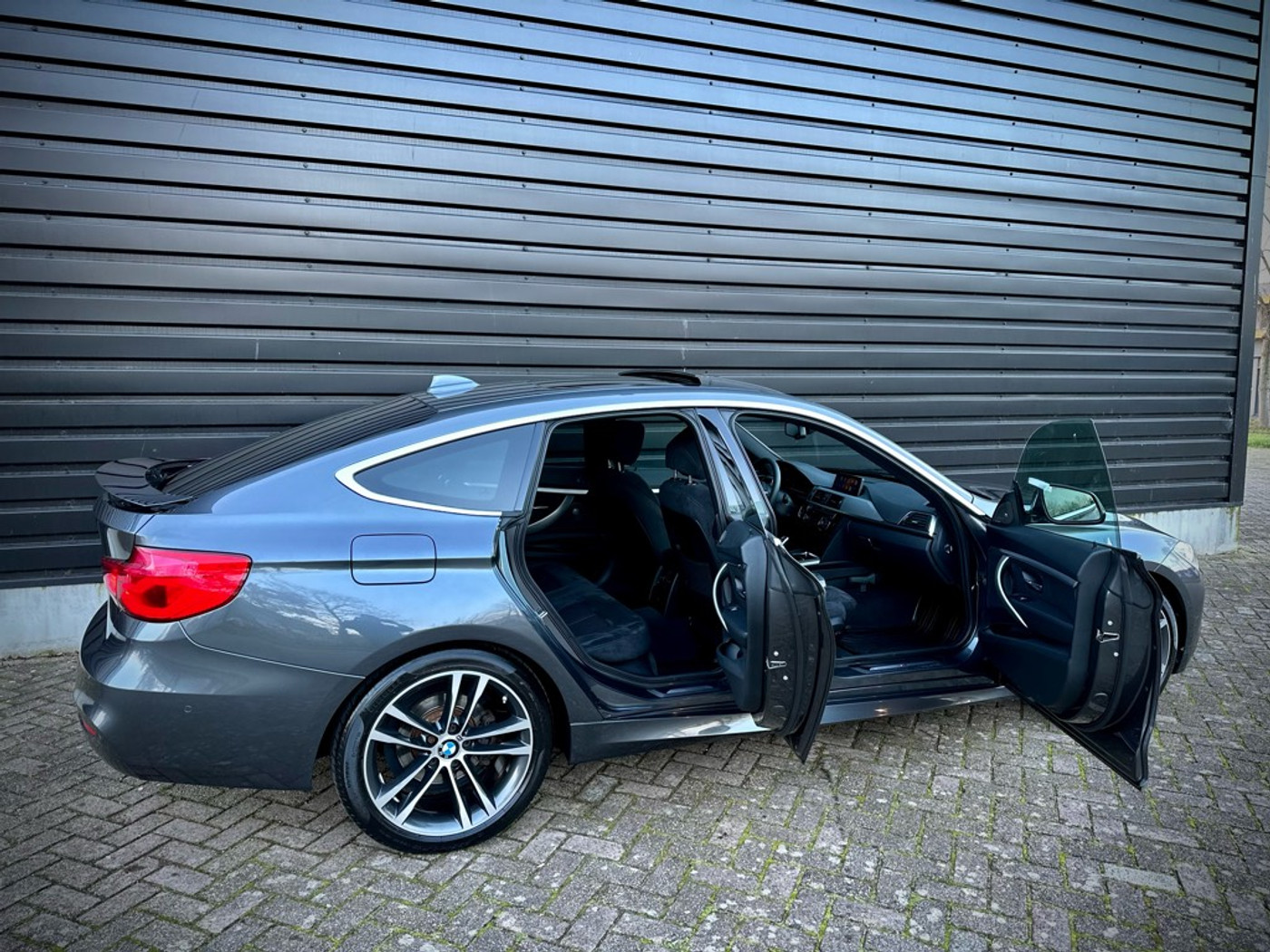 Foto van BMW 320i