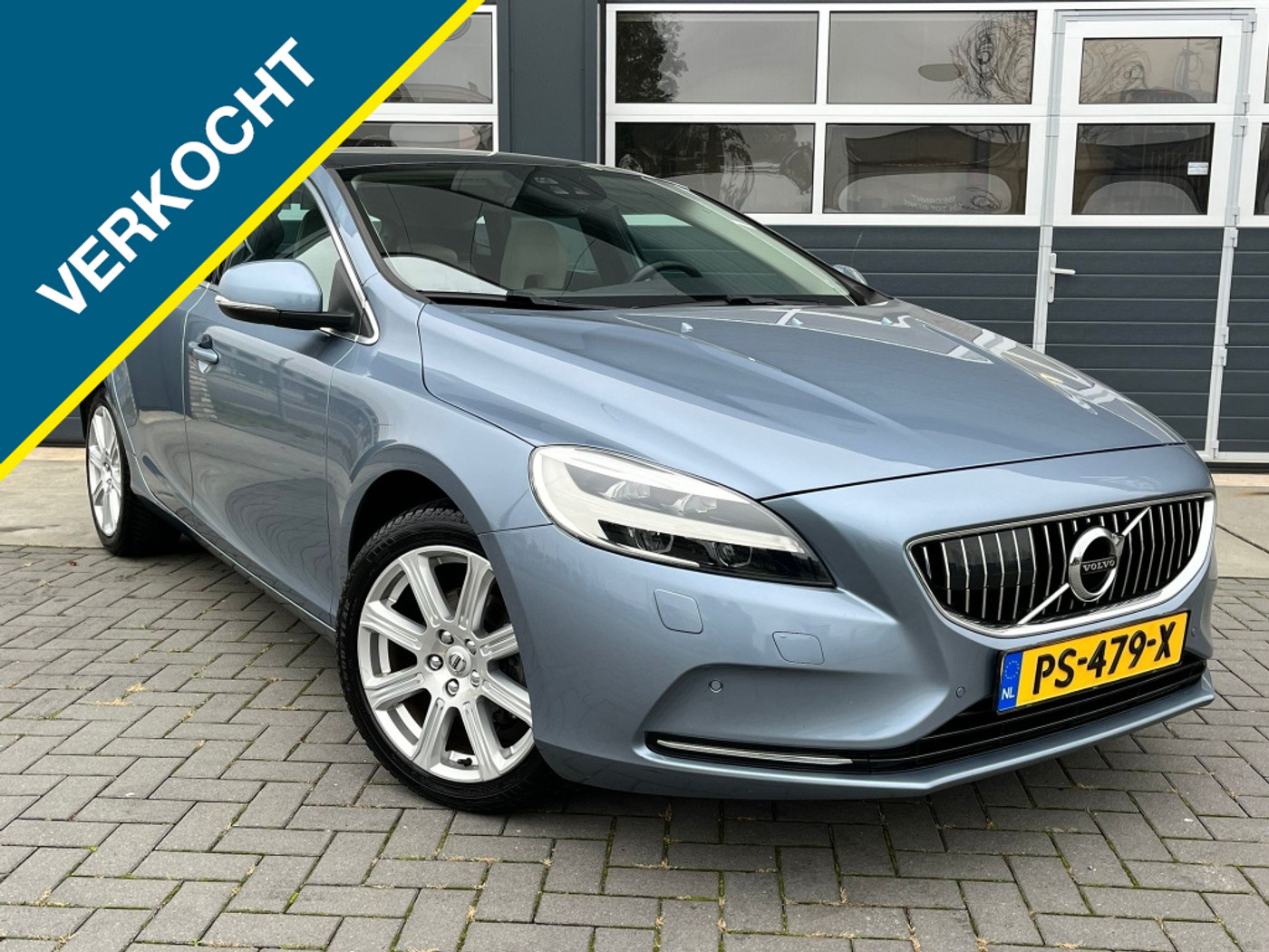 Volvo V40 2.0 D2 Inscription Nieuwstaat Panodak Fulloptions 2016 - voorkant