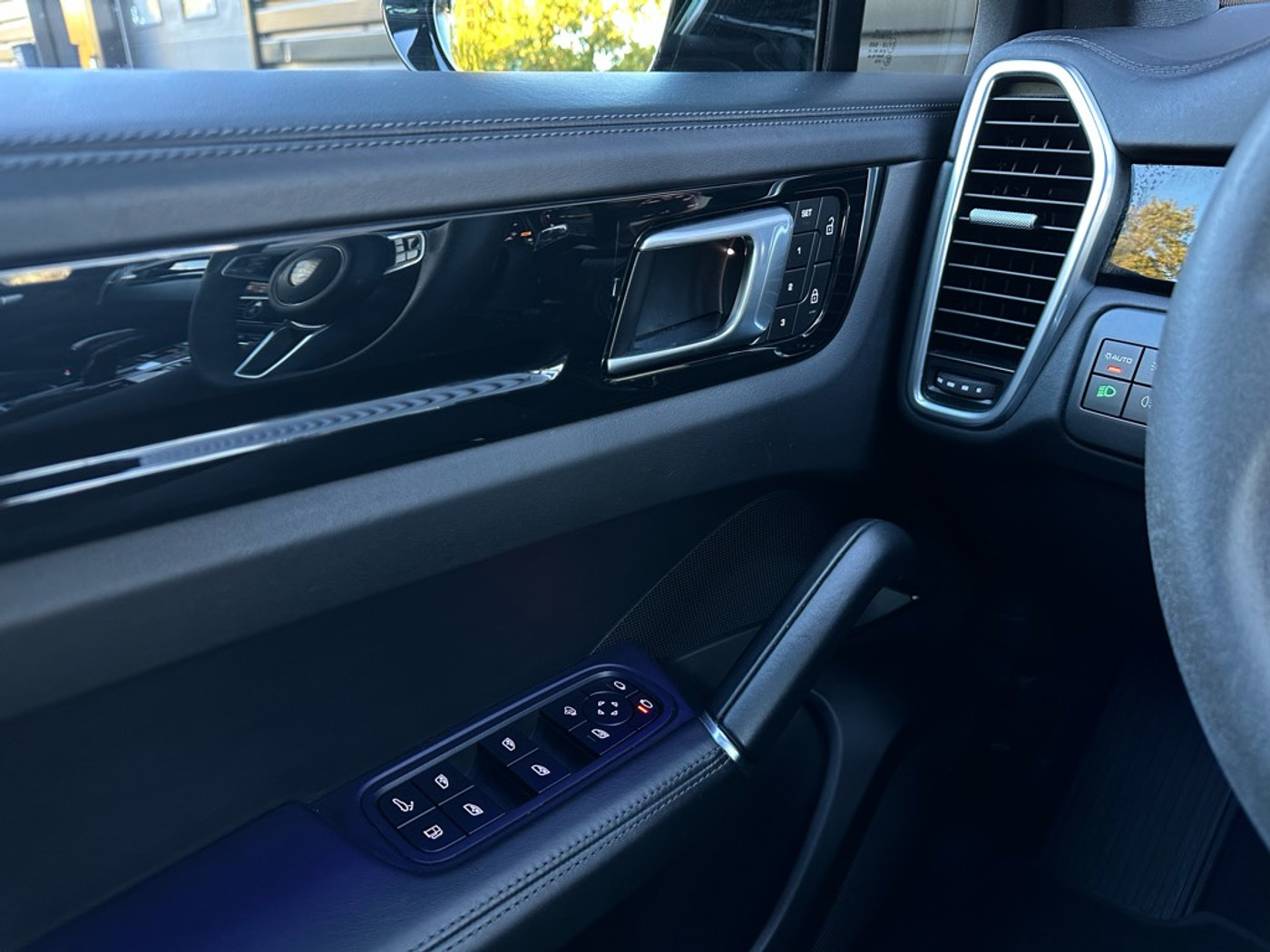 Foto van Porsche Cayenne E-hybrid