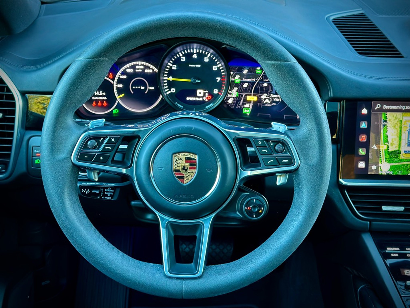 Foto van Porsche Cayenne E-hybrid