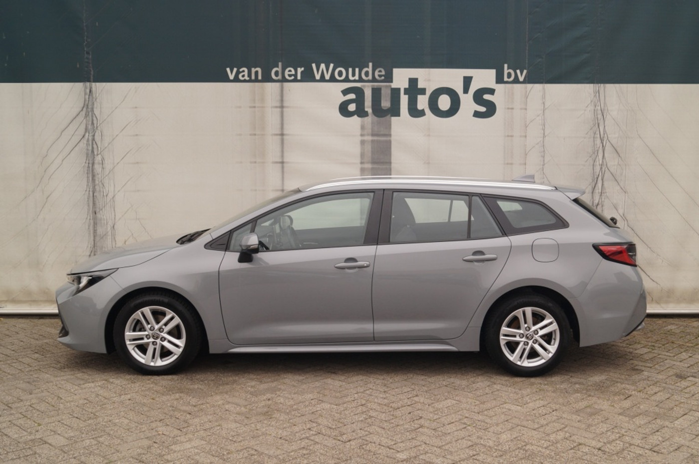 Toyota Toyota Corolla 1.8 Hybrid Active -ECC-CARPLAY-CAM- 2023 - voorkant
