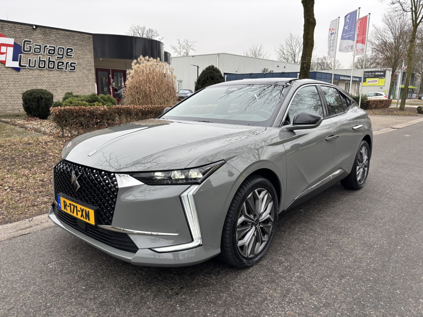 DS Ds4 1.2 PT Trocadero 2023 - voorkant