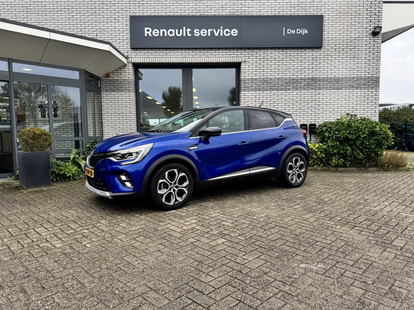 Renault Captur 1.6 E-Tech Hybrid 145 R.S. Line 2021 - voorkant