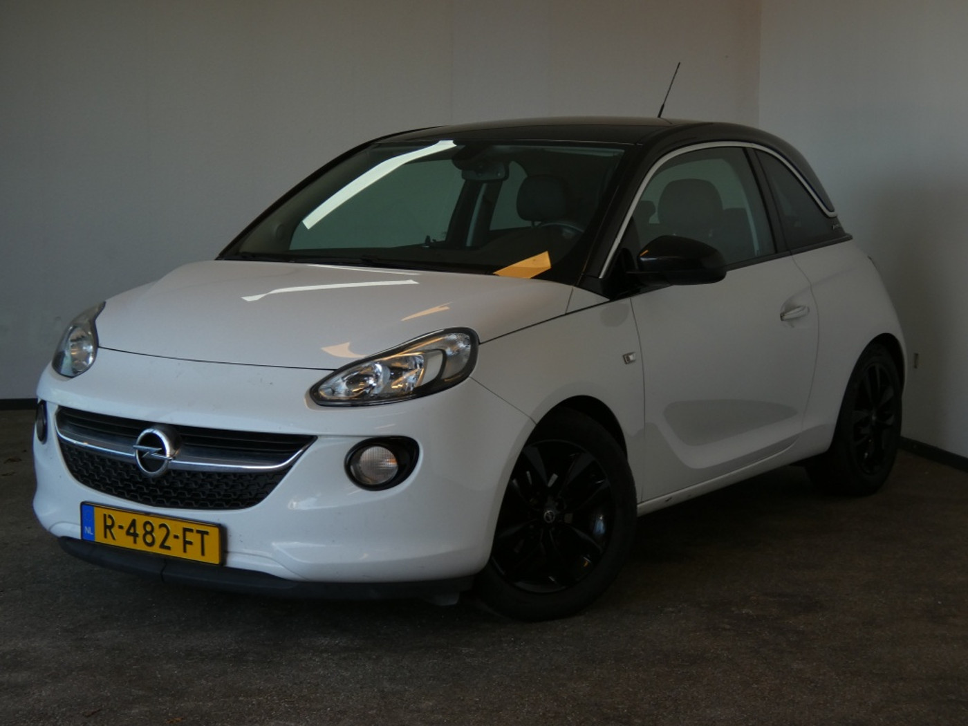 Opel Adam 1.2 2014 - voorkant
