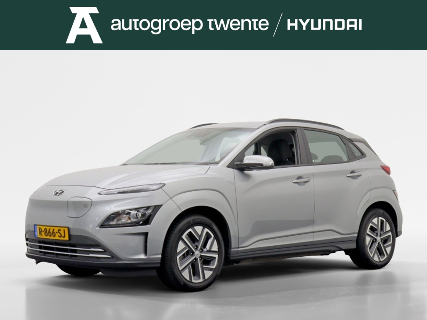 Hyundai Kona EV Comfort 39 kWh | All-seasons | Trekhaak | Navi by App 2022 - voorkant