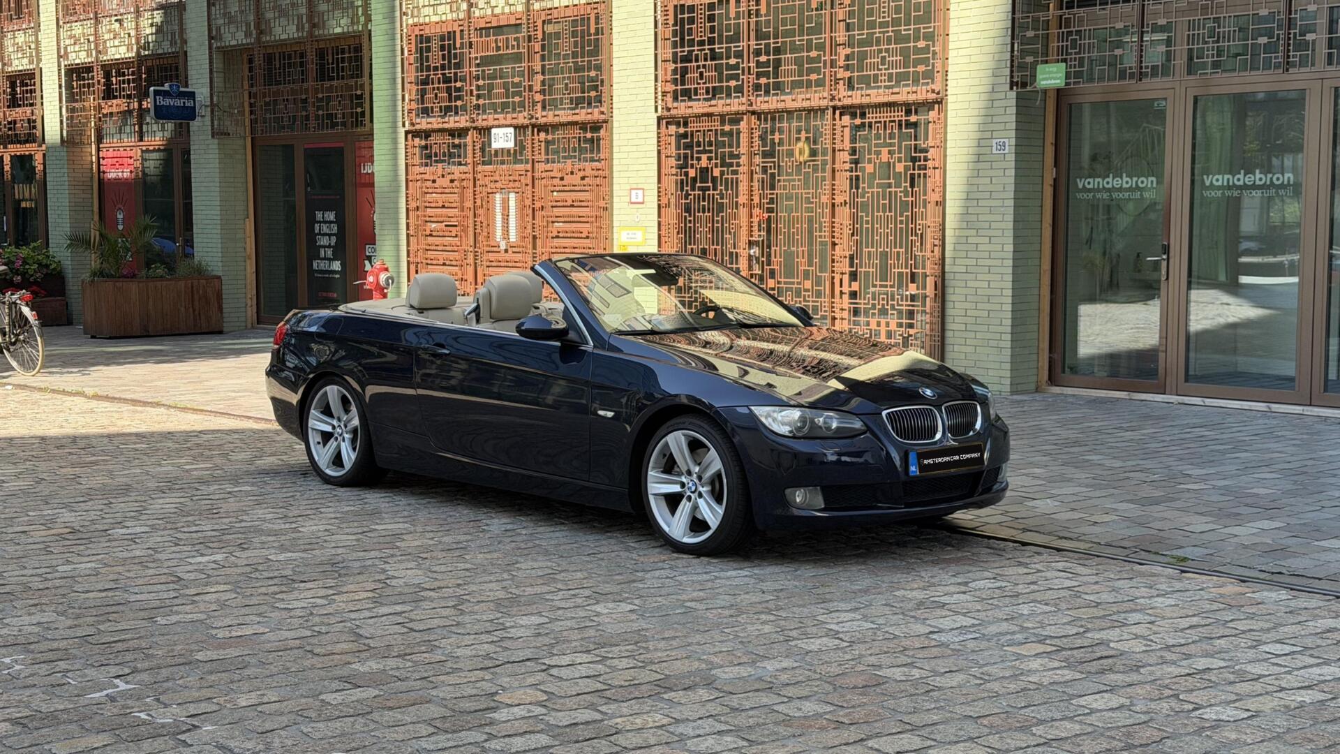 BMW 3er Reihe 325i High Executive 2009 - voorkant