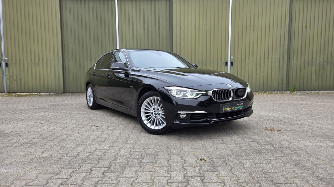 BMW 318i 318i Corp L. Hi Ex 2017 - voorkant