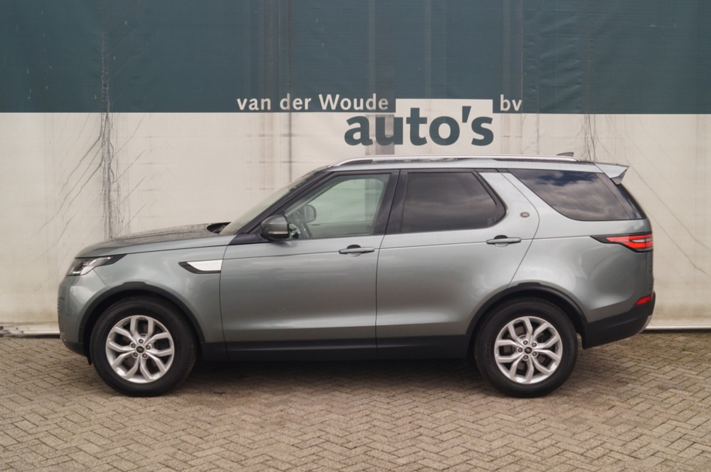 Land Rover Discovery 2.0 Td4 HSE Luxury 7p. 2017 - voorkant