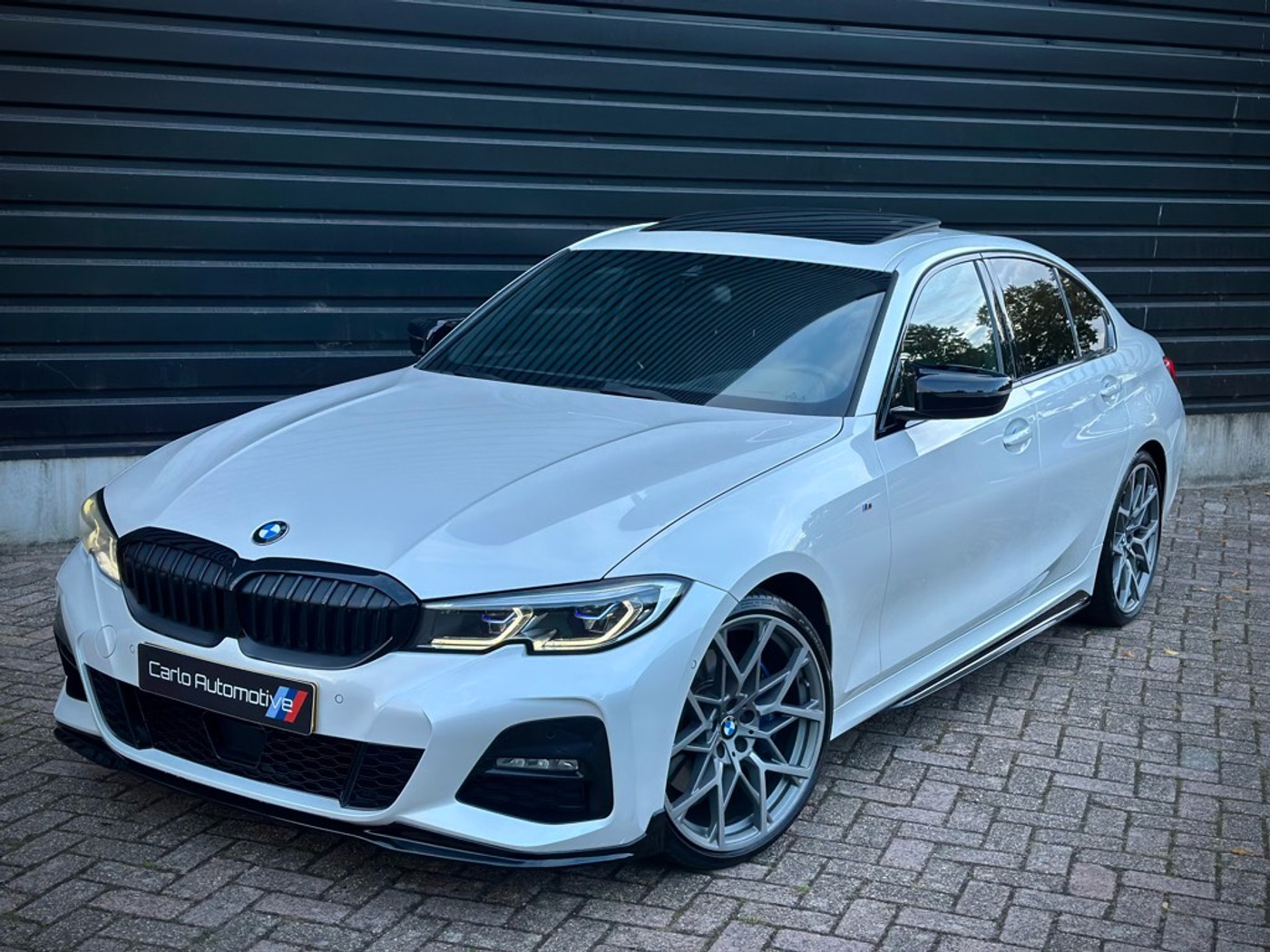Foto van BMW 330i