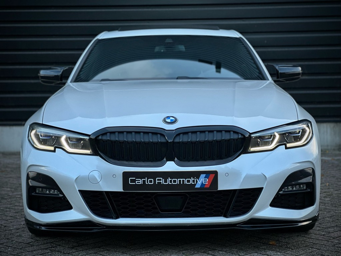 Foto van BMW 330i
