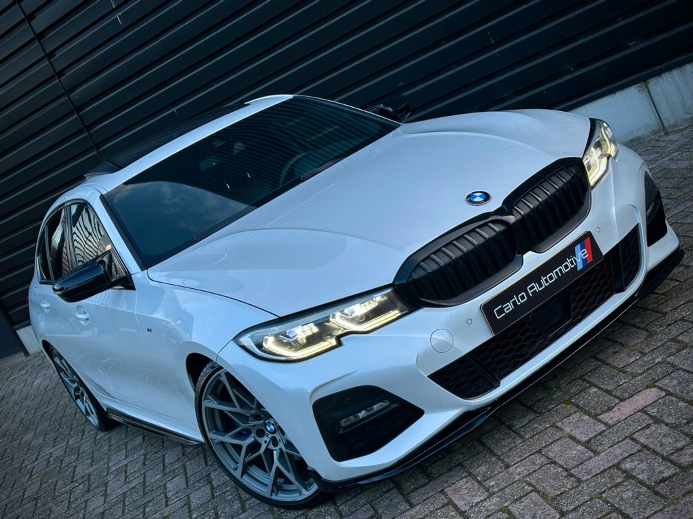 Foto van BMW 330i