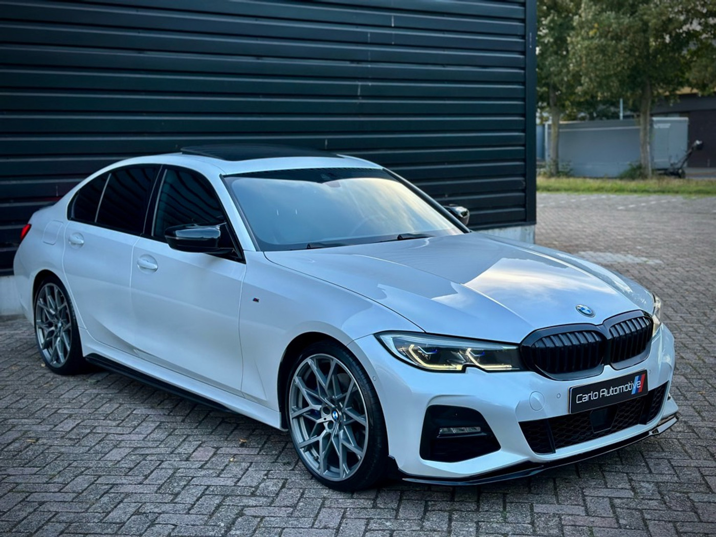 Foto van BMW 330i