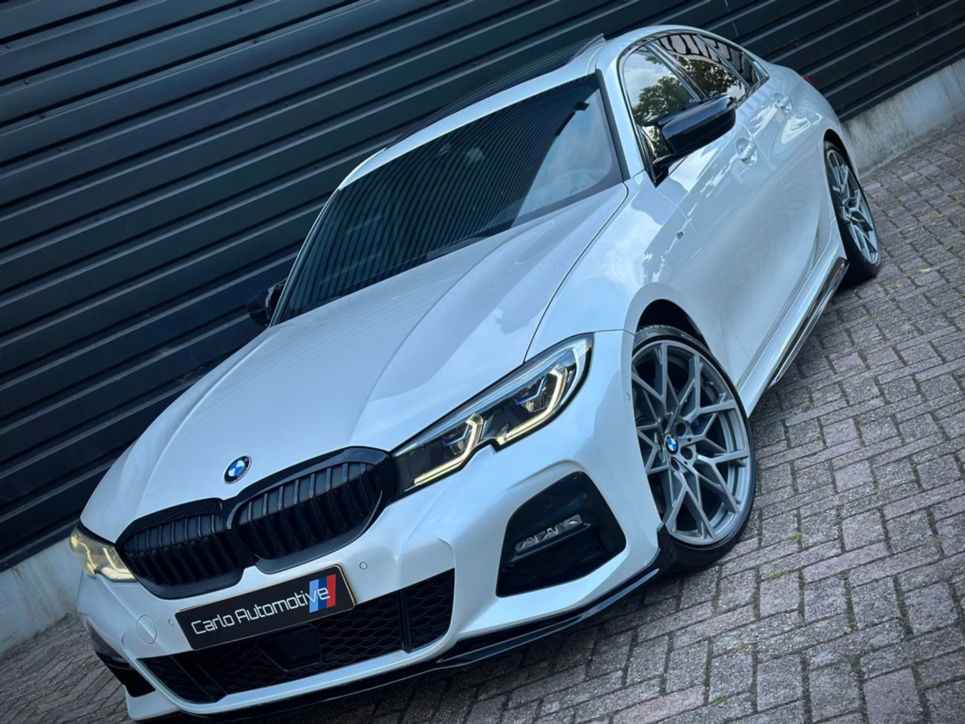 Foto van BMW 330i