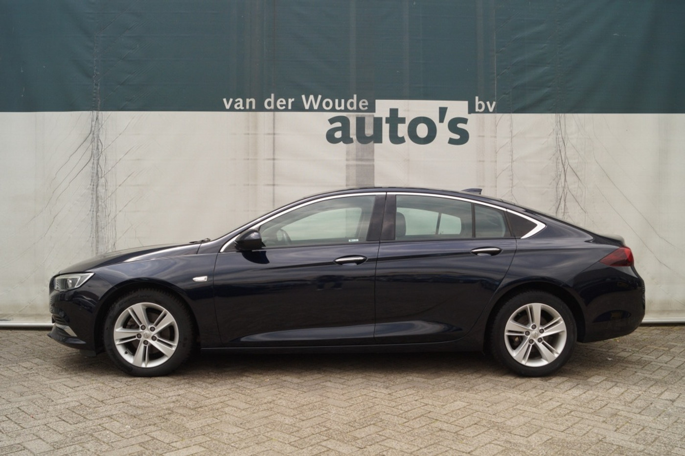 Opel Insignia Grand Sport 1.6 CDTI 110pk Business Executive -ECC-PDC-NAVI- 2018 - voorkant