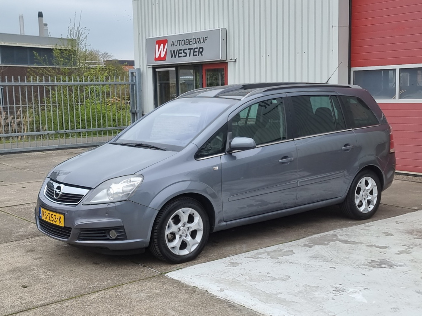 Opel Zafira 1.8 Business 2005 - voorkant