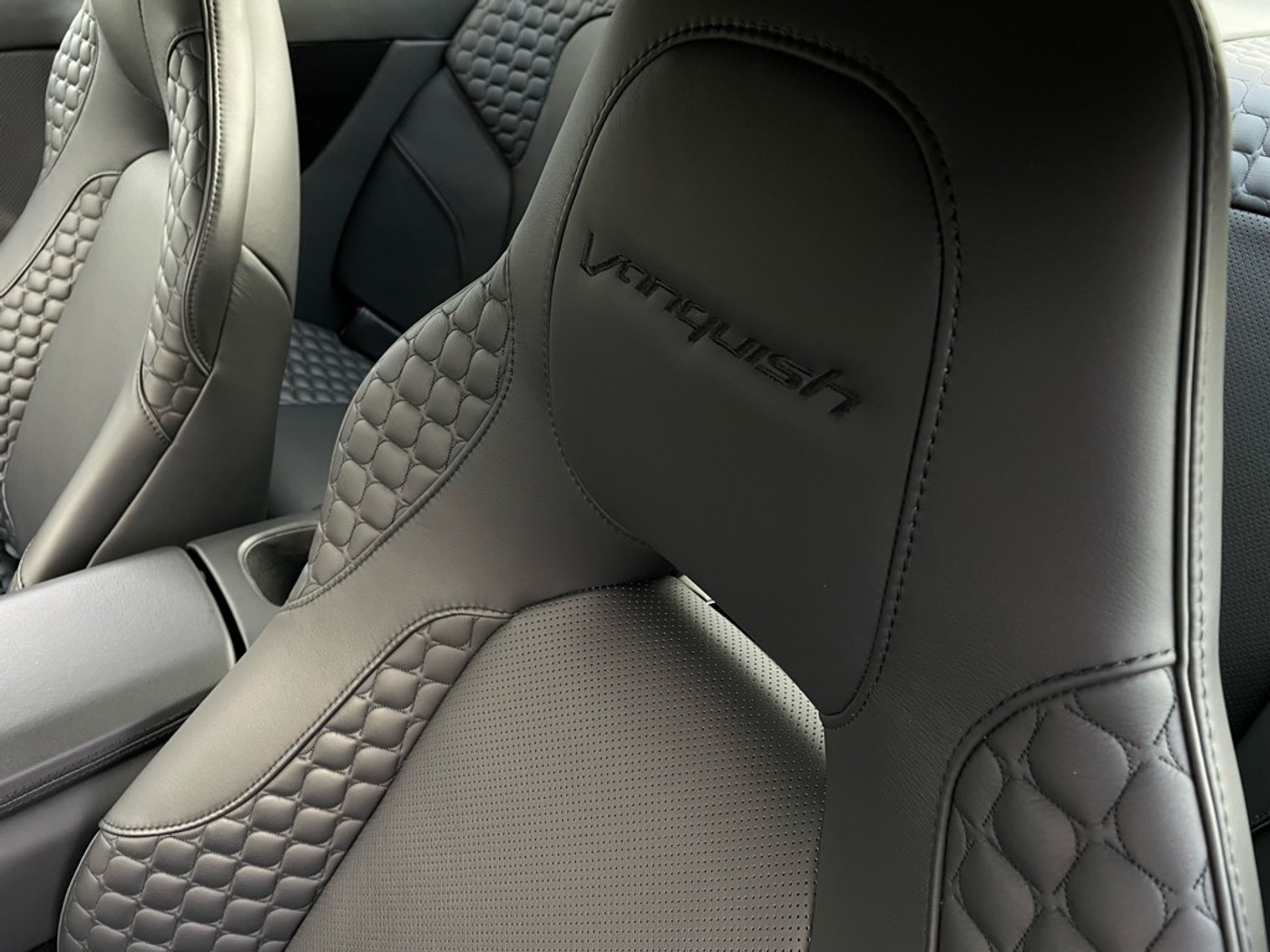 Foto van Aston Martin Vanquish