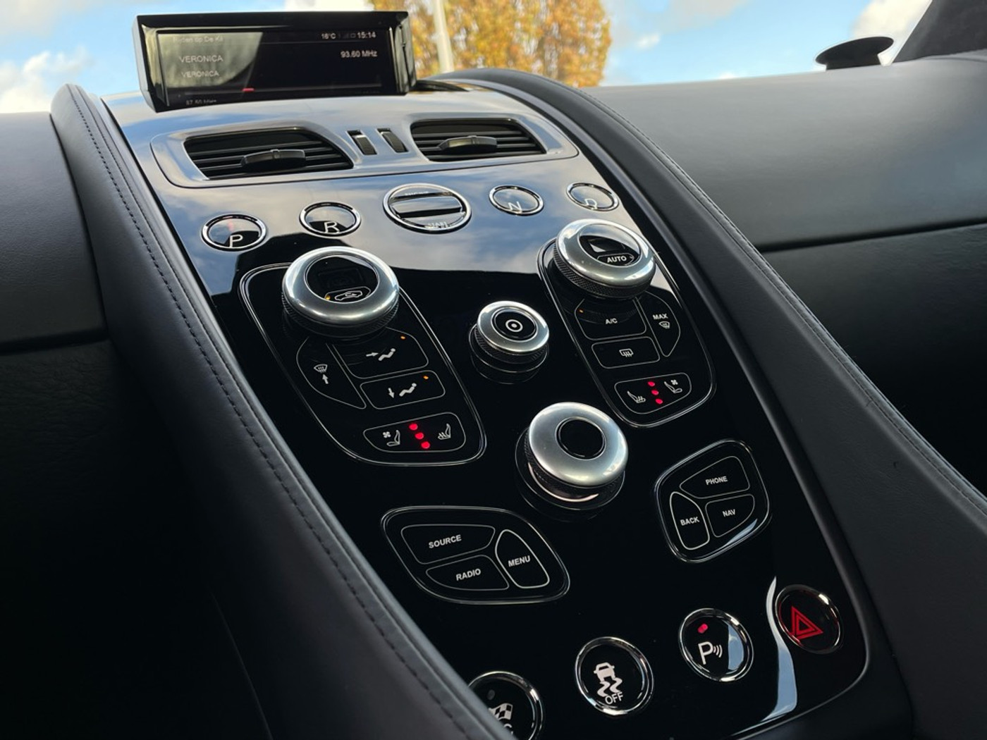 Foto van Aston Martin Vanquish