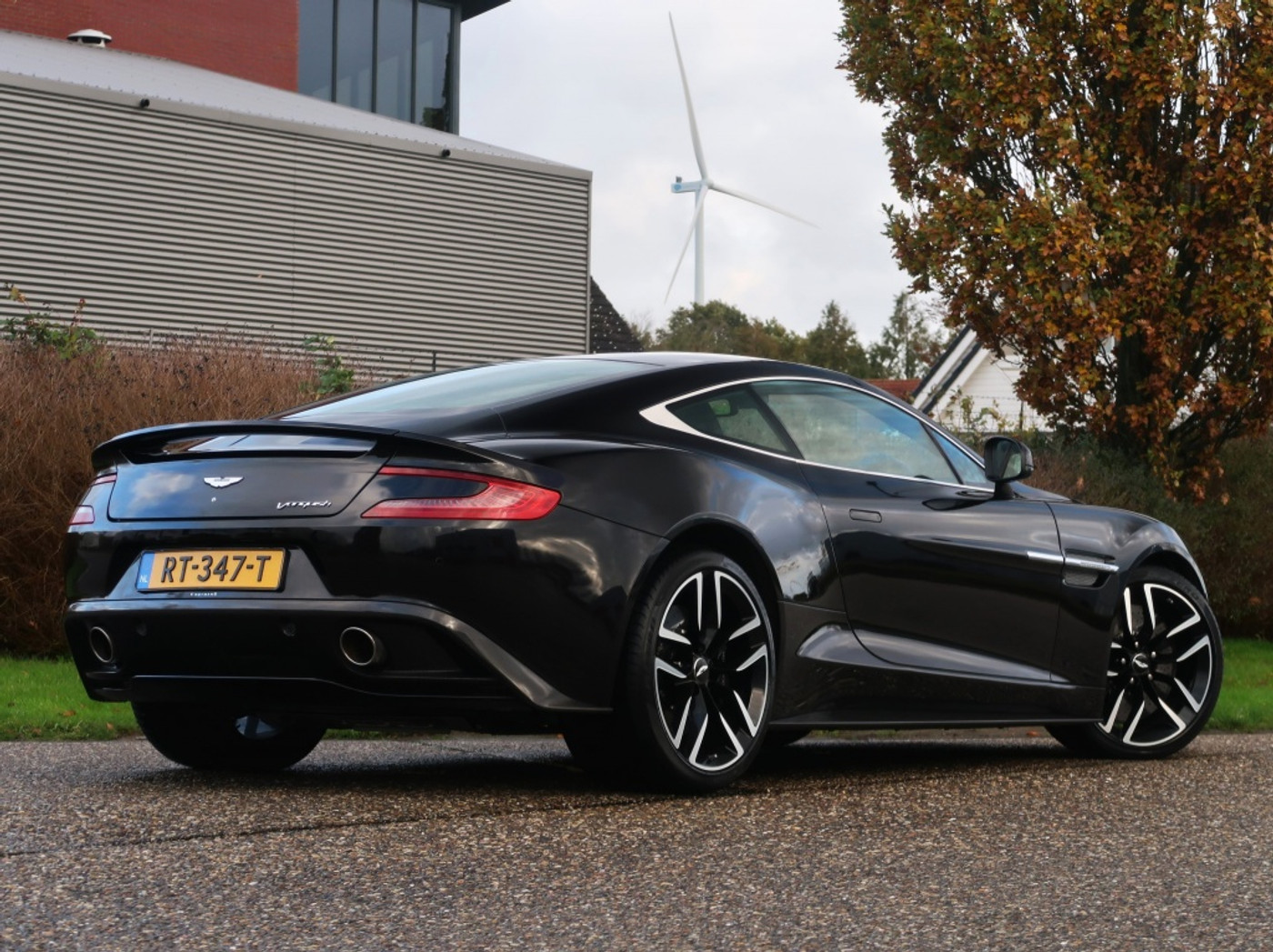 Foto van Aston Martin Vanquish