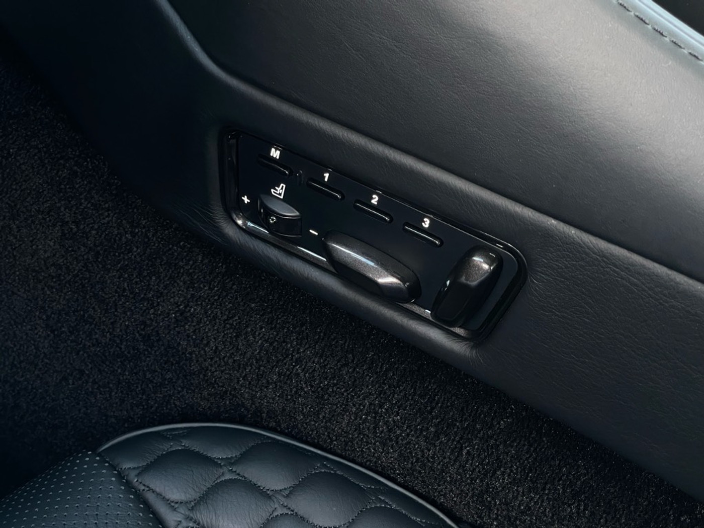Foto van Aston Martin Vanquish