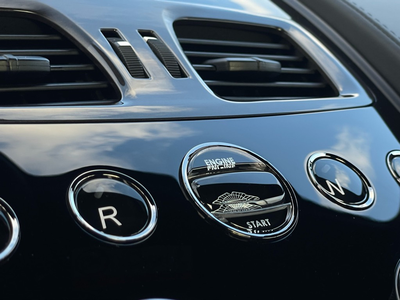 Foto van Aston Martin Vanquish