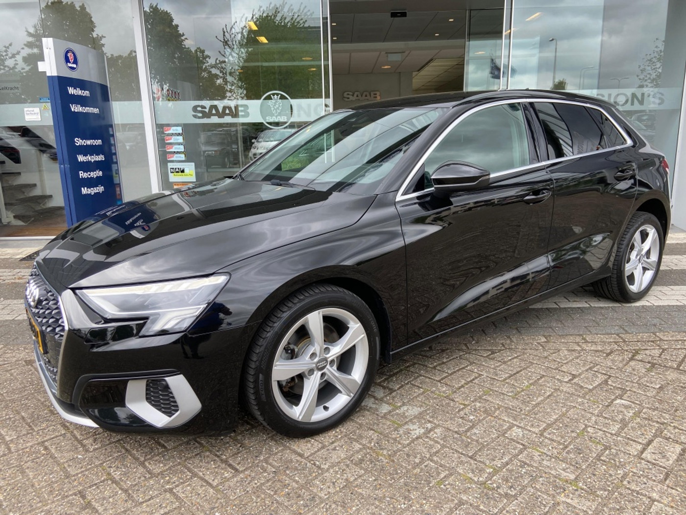Audi A3 Sportback 30 TFSI Business edition 2021 - voorkant