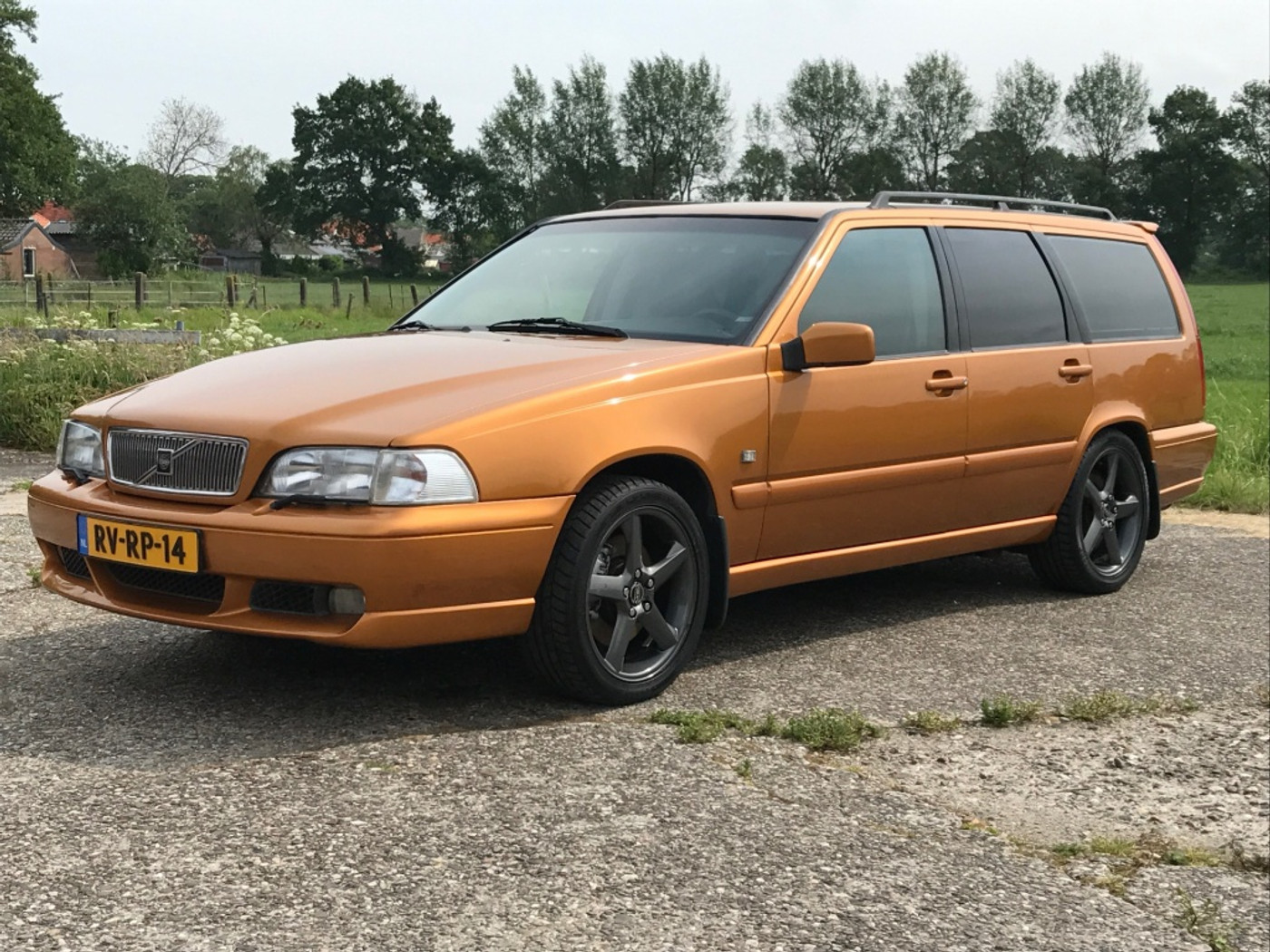 Volvo V70 2.3 R AWD SAFFRON HANDBAK UNIEKE NED AUTO 1997 - voorkant
