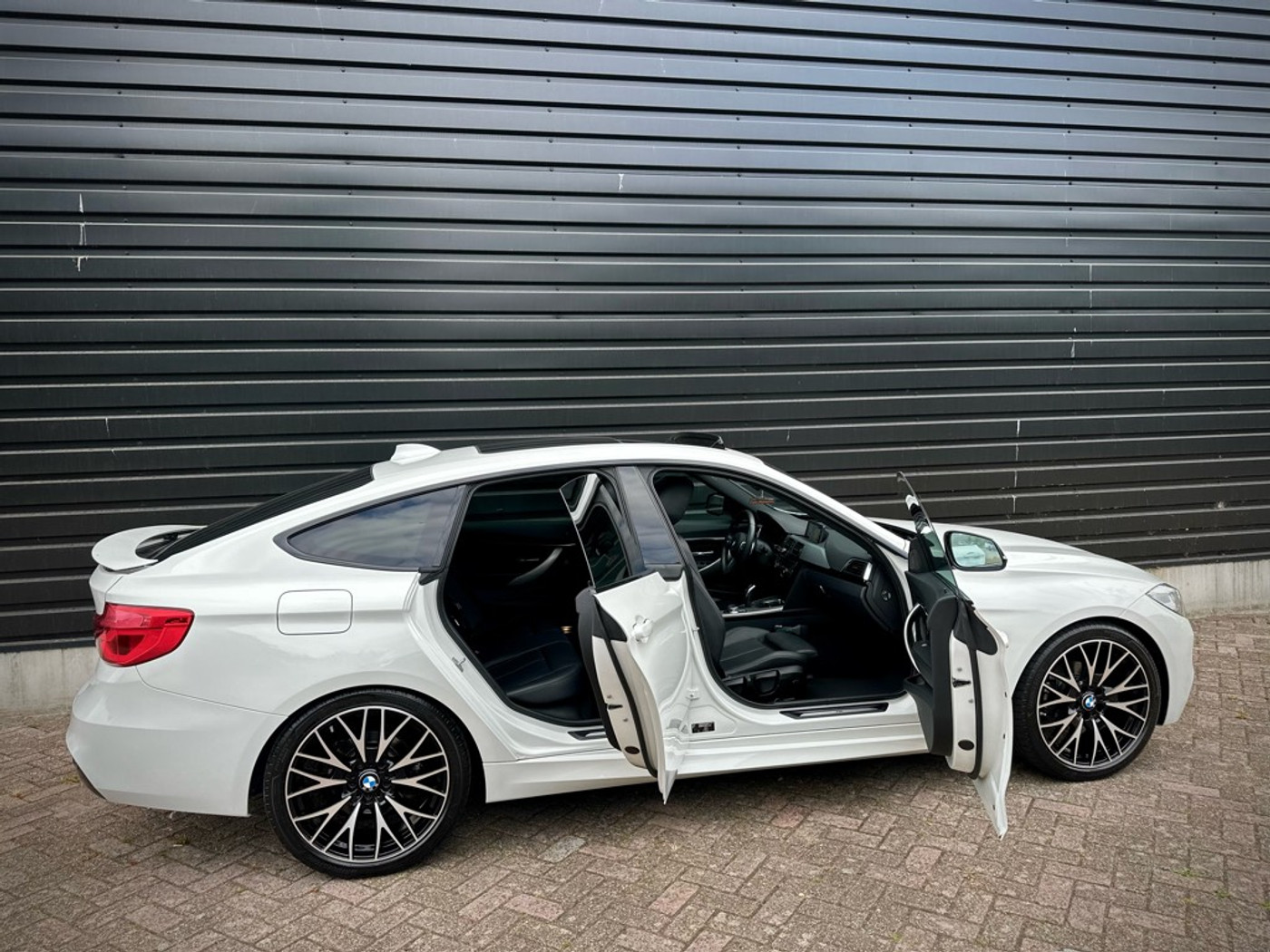 Foto van BMW 320i